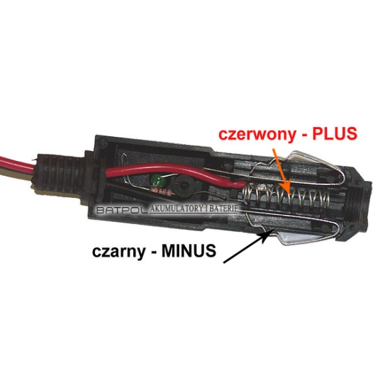 WTYK ZAPALNICZKI Z BEZPIECZNIKIEM 12/24V 15A CB