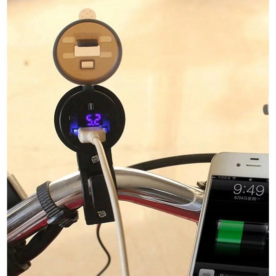 ŁADOWARKA MOTOCYKLOWA USB 2.1A WOLTOMIERZ WŁĄCZNIK
